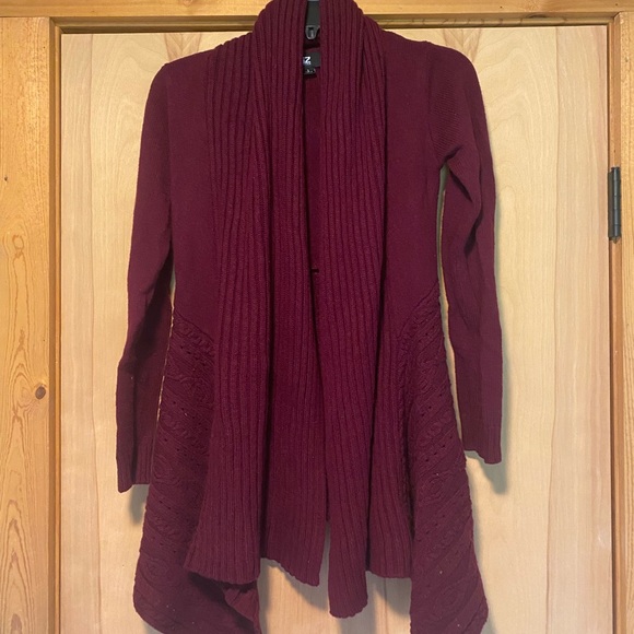 Juniors small maroon hi-low cardigan - Picture 1 of 3